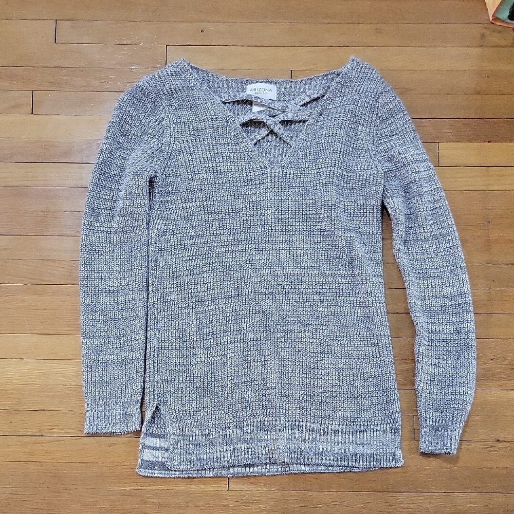 A Pea in the Pod Heathered Gray V-Neck Sweater